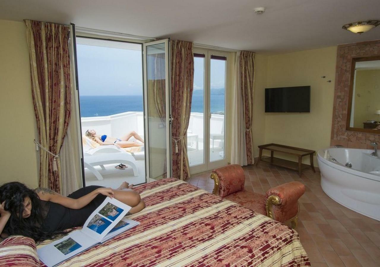 Hotel Baia Palinuro Εξωτερικό φωτογραφία